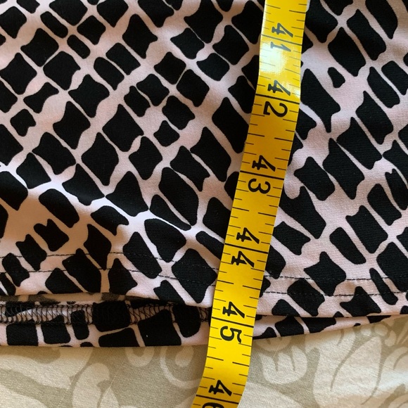 JONES NY, Wrap Dress~Black & White ~ 10 ~Figure Flattering Date Night Great Tw… - Picture 7 of 8